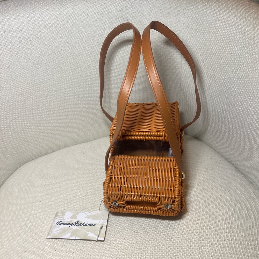 Super duper cute AF Tommy Bahama Woven Basket Car Handbag. ๐ - Picture 2 of 9